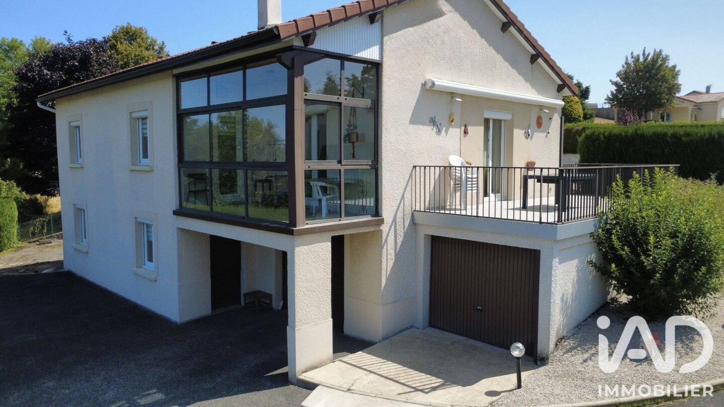 Maison 5 pièces 133 m² · à Saint-Didier-en-Velay · 133 m² · 270 000 €