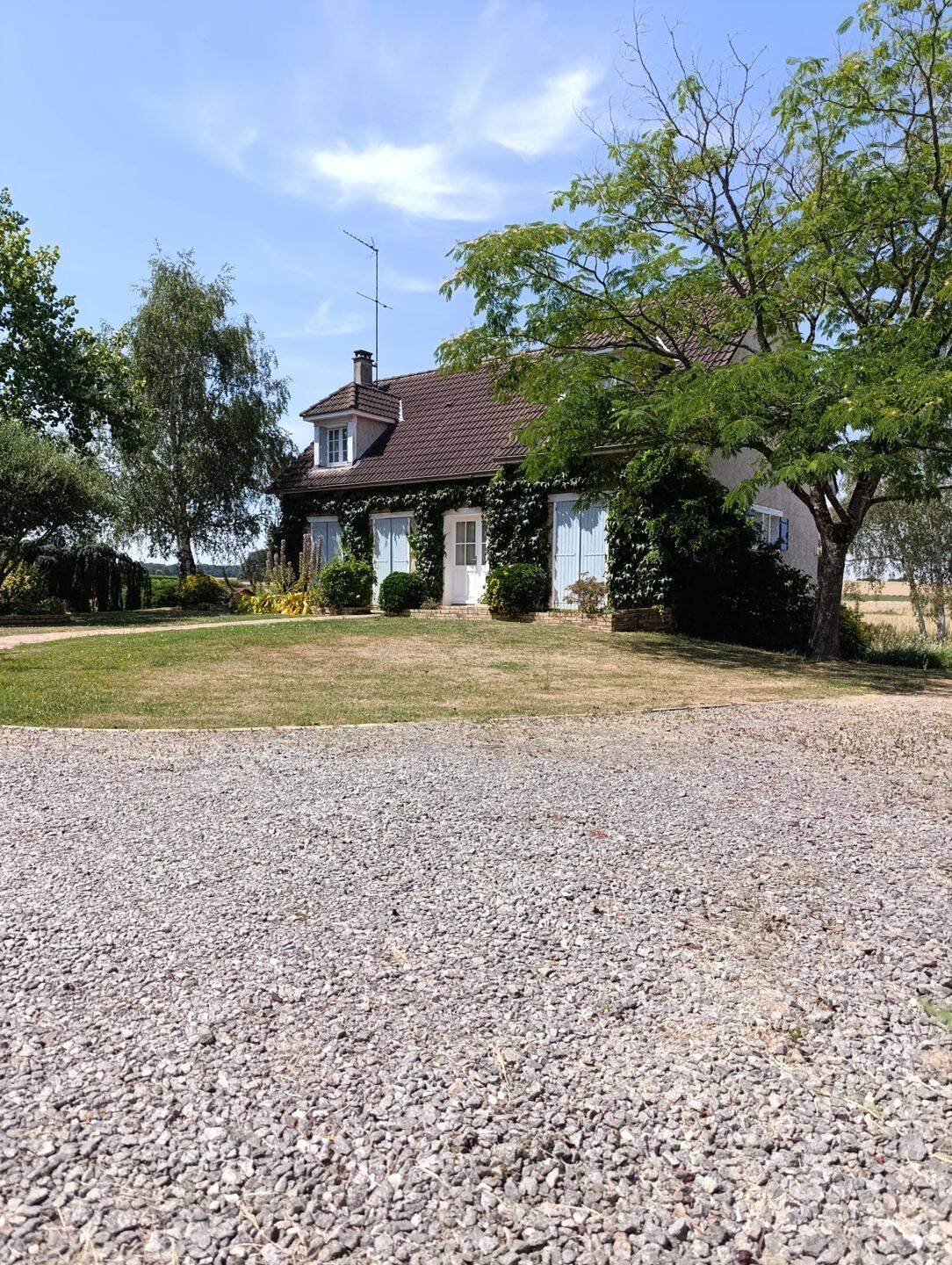 Maison 5 pièces 177 m² · à Saint-Hilaire-de-Court · 177 m² · 199 800 €