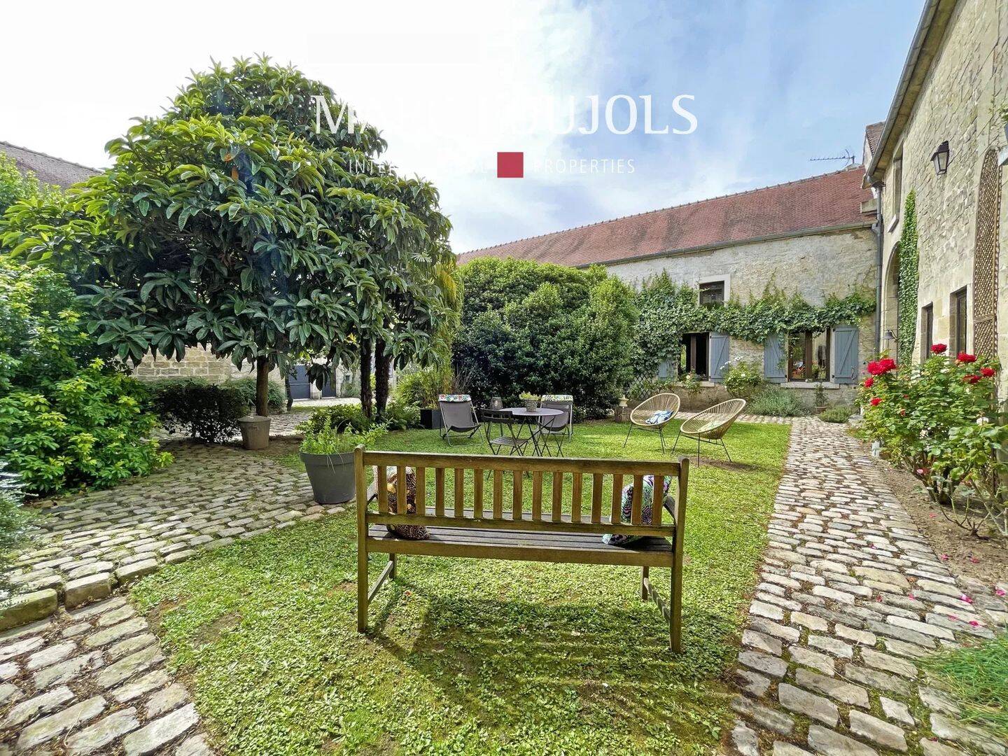 Maison 16 pièces 530 m² · à Chantilly · 530 m² · 1 490 000 €