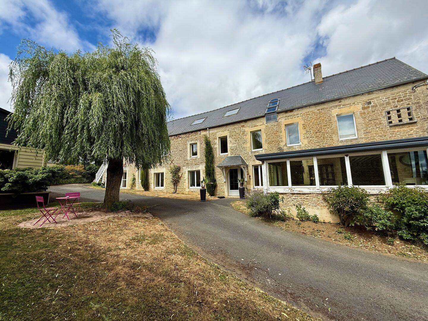 Maison 9 pièces 303 m² · à Laize-Clinchamps · 303 m² · 489 000 €