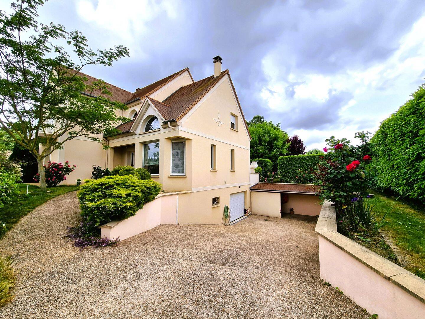 Maison 9 pièces 202 m² · à Maintenon · 202 m² · 445 000 €