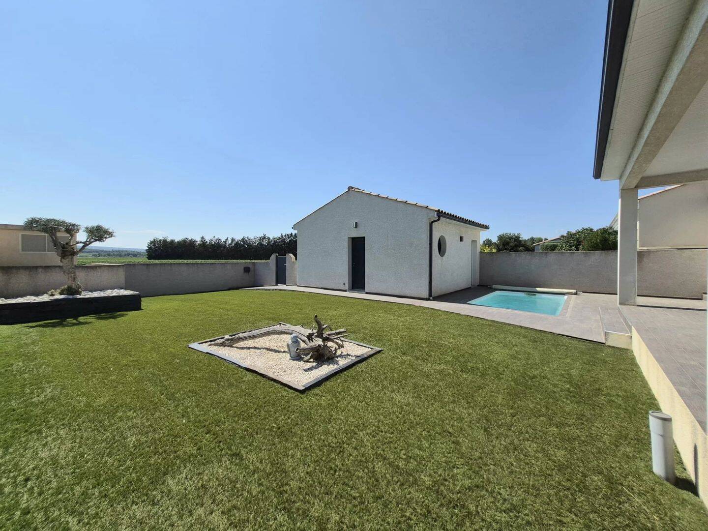 Maison 4 pièces 94 m² · à Bizanet · 93,9 m² · 285 000 €