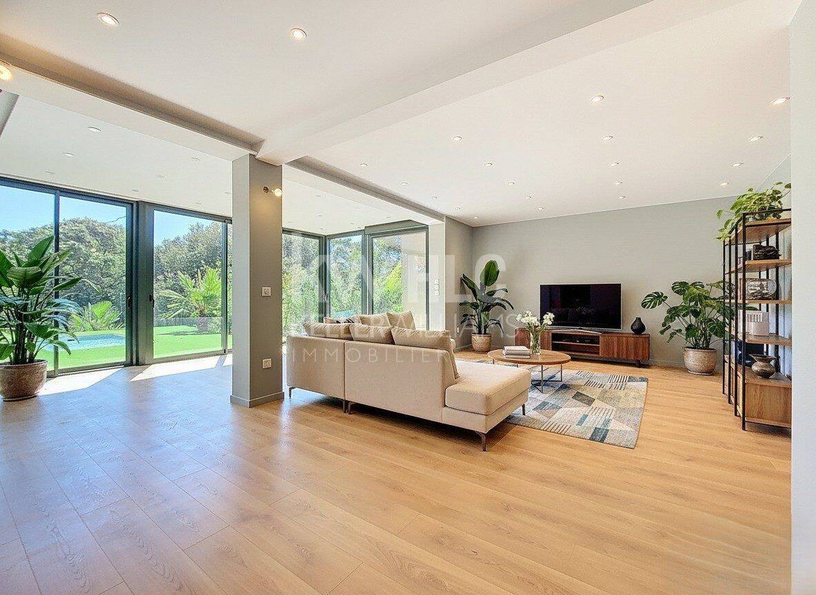 Maison 6 pièces 209 m² · à Biot · 208,8 m² · 1 470 000 €