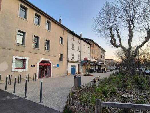 Appartement à vendre 332 000 € 12 pièces 12 chambres 337 m² 3 étages Centre Saint-Marcellin 38160