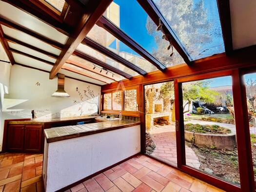 Maison à vendre 440 000 € 4 pièces 3 chambres 220 m² 361 m² de terrain Centre Ville-Historique Mèze 34140