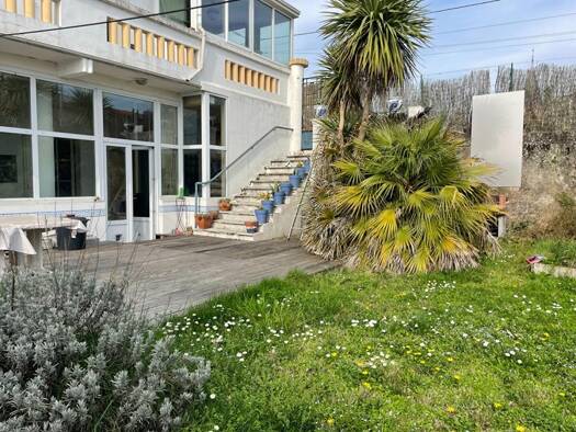 Maison à vendre 330 000 € 10 pièces 4 chambres 213 m² 430 m² de terrain Cadillac 33410