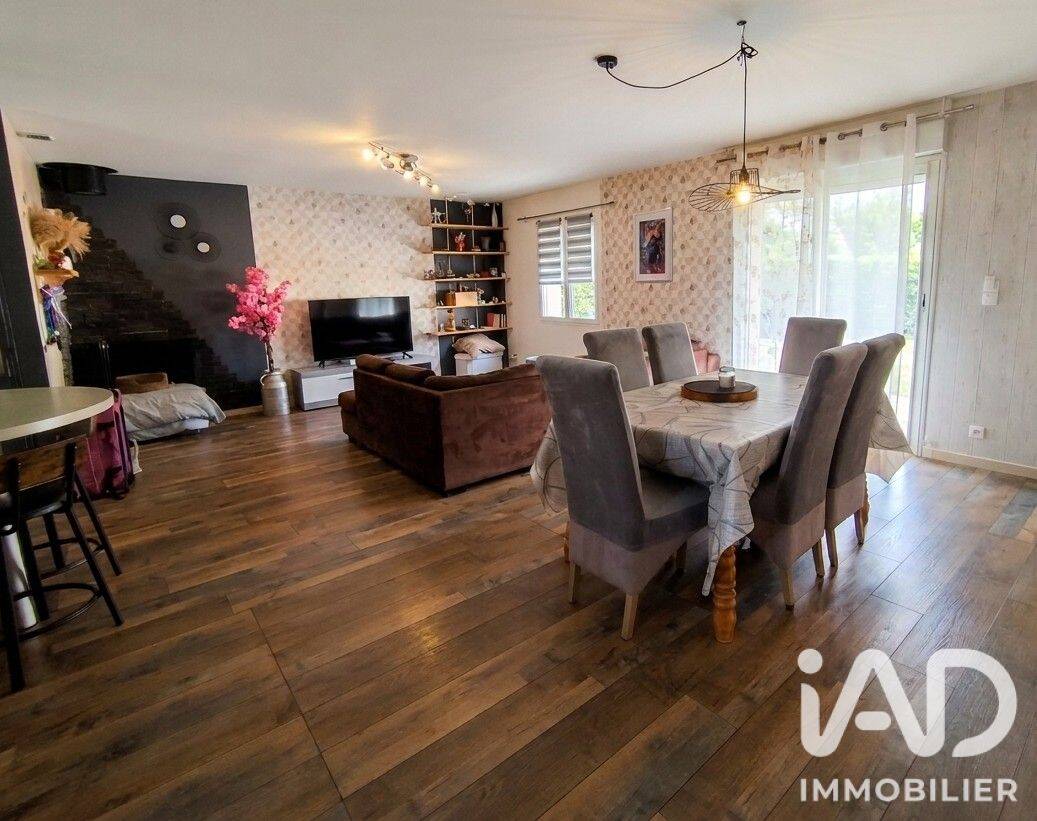 Maison 4 pièces 102 m² · à Sainte-Ouenne · 102 m² · 220 000 €