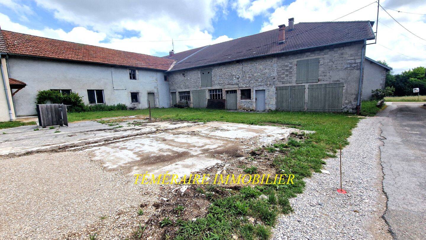 Maison 8 pièces 174 m² · à Mont-sur-Monnet · 174,2 m² · 100 000 €