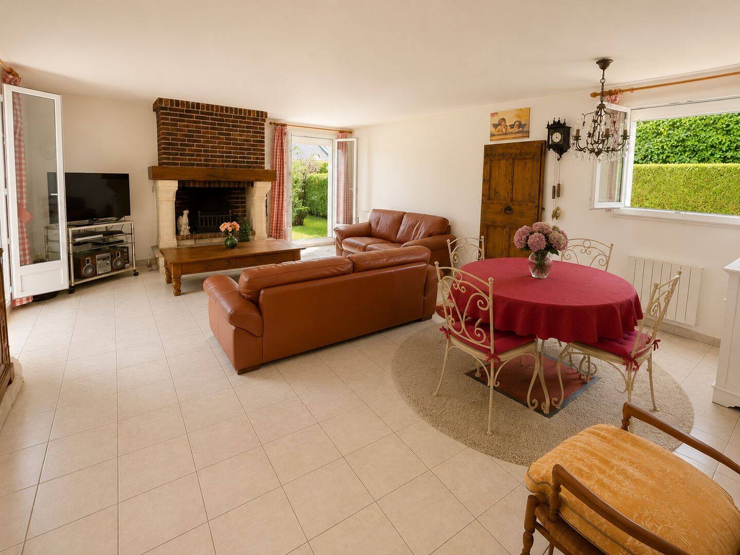 Maison 5 pièces 114 m² · à Saint-Witz · 114,4 m² · 1 995 €