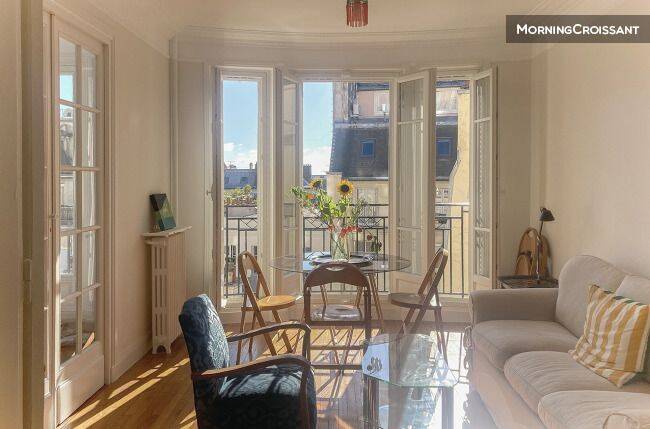 Appartement 3 pièces 56 m² · à Paris 18ème Arrondissement · 56 m² · 4 180 €