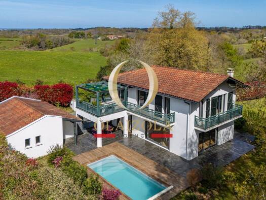 Maison à vendre 875 000 € 6 pièces 5 chambres 185 m² 1 262 m² de terrain Saint-Pée-sur-Nivelle 64310