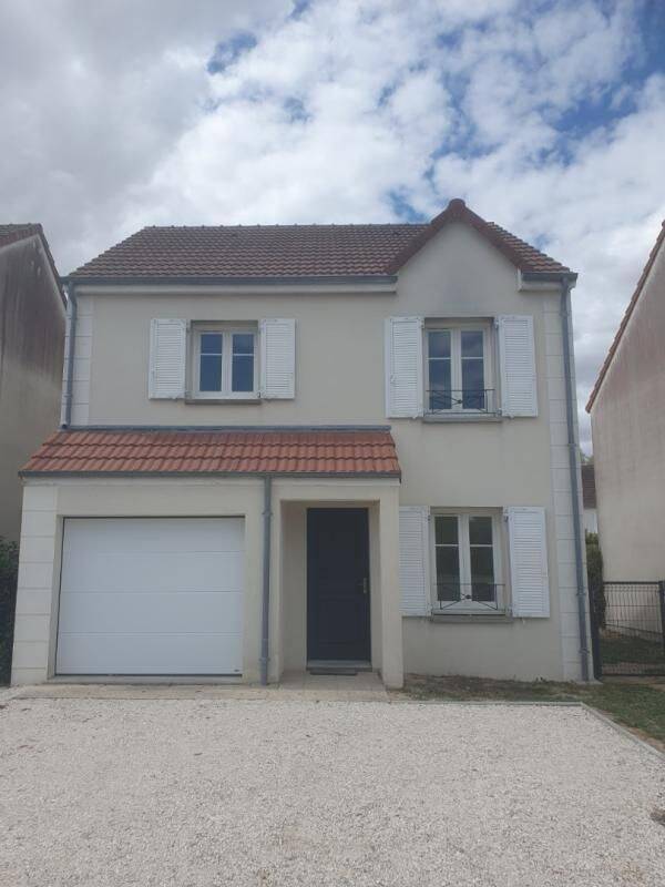 Maison 4 pièces 88 m² · à Saint-Jean-de-la-Ruelle · 88 m² · 1 215 €/mois