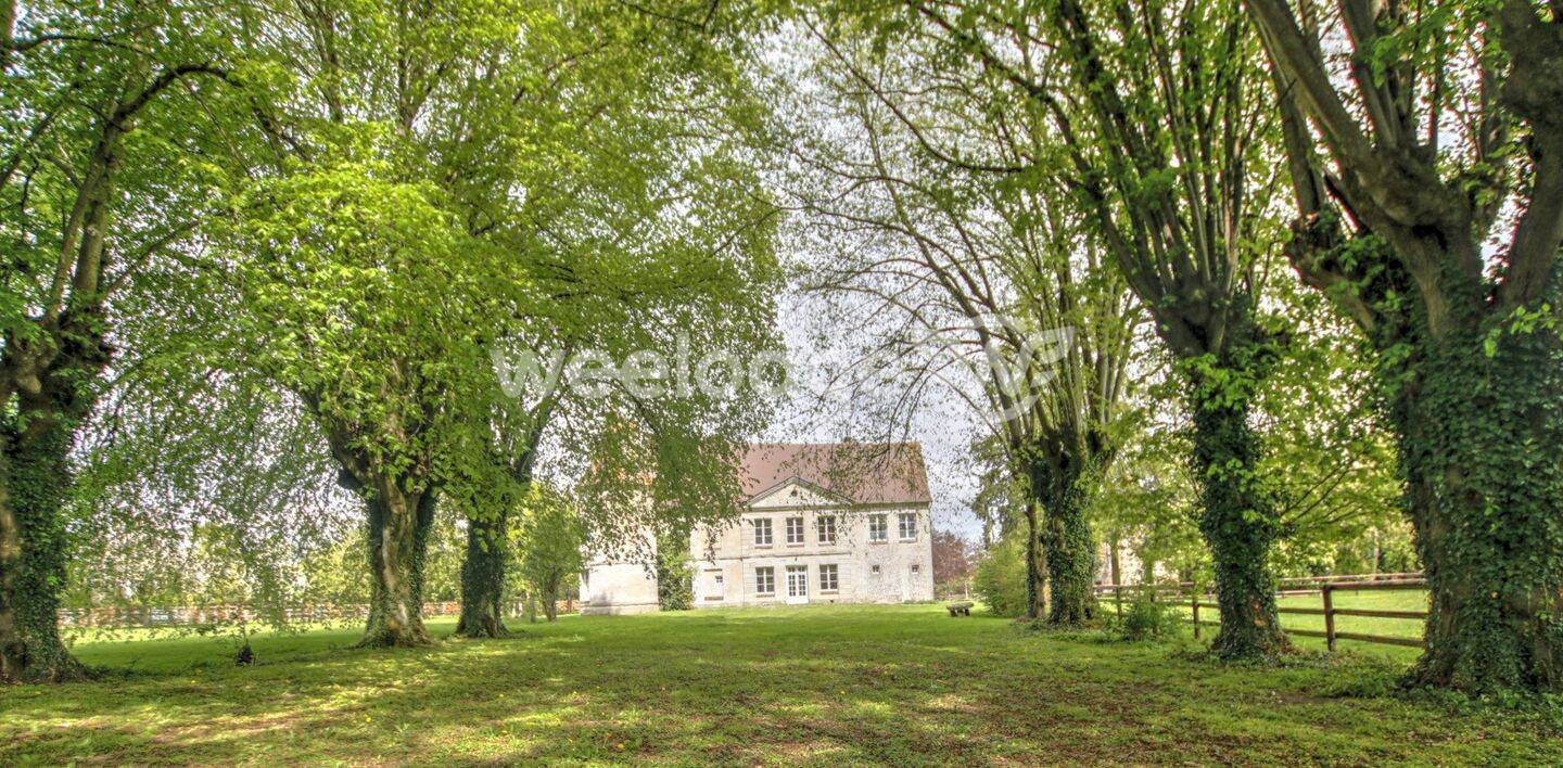 Maison 14 pièces 315 m² · à Lisieux · 315 m² · 936 000 €
