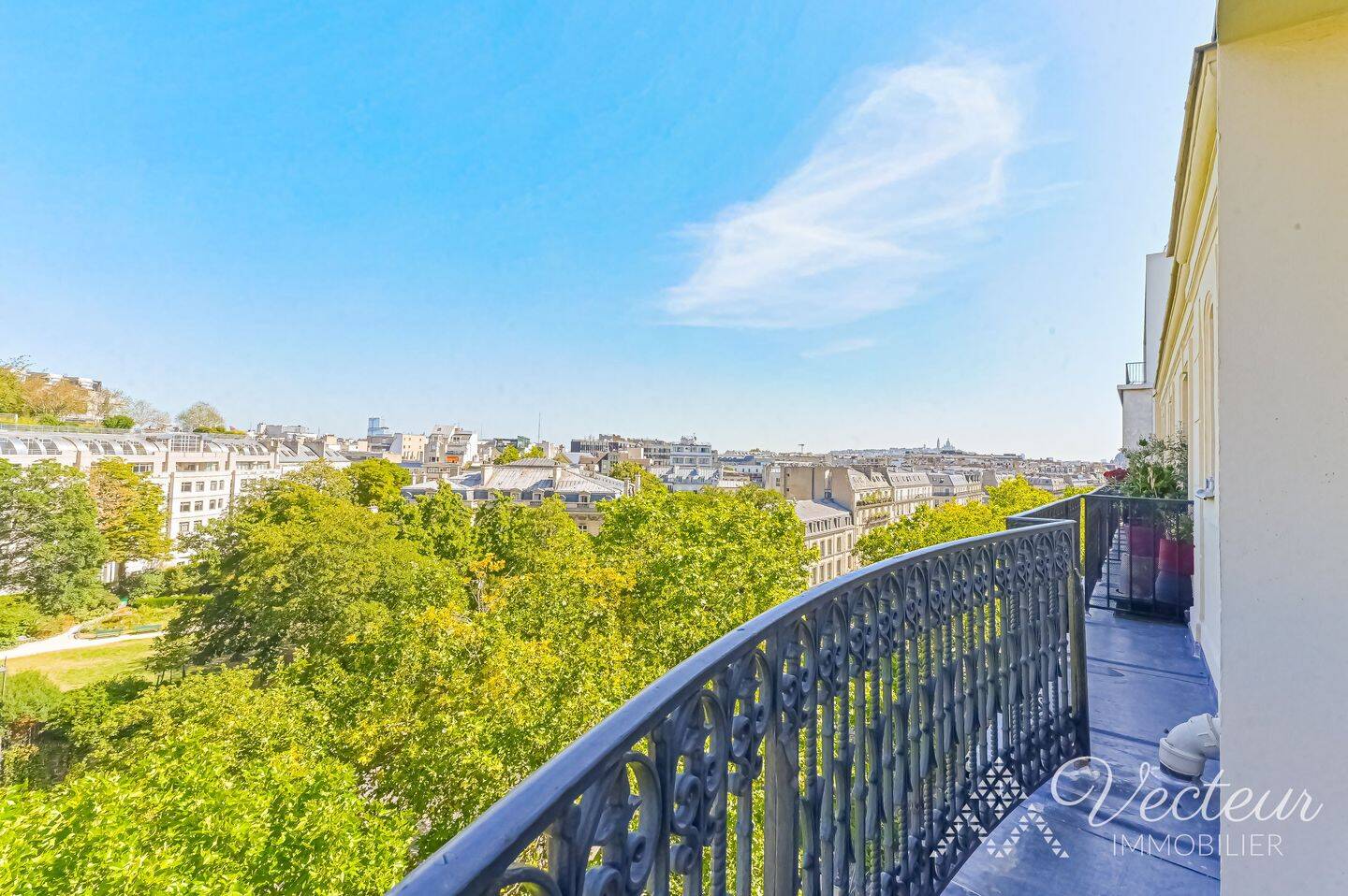 Appartement 5 pièces 115 m² · à Paris 8ème Arrondissement · 115 m² · 4 947 €/mois