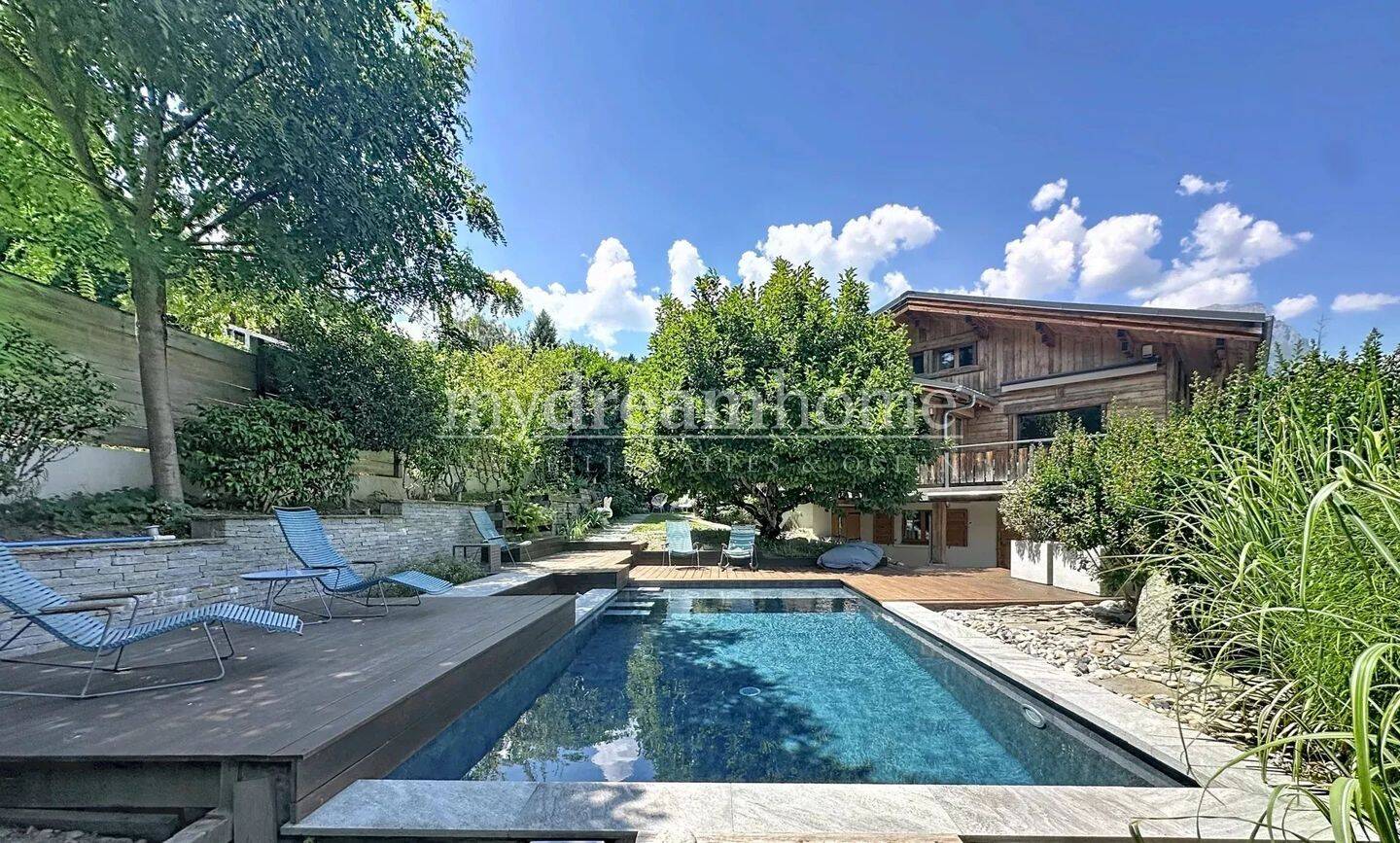Maison 8 pièces 217 m² · à Sallanches · 217 m² · 1 260 000 €