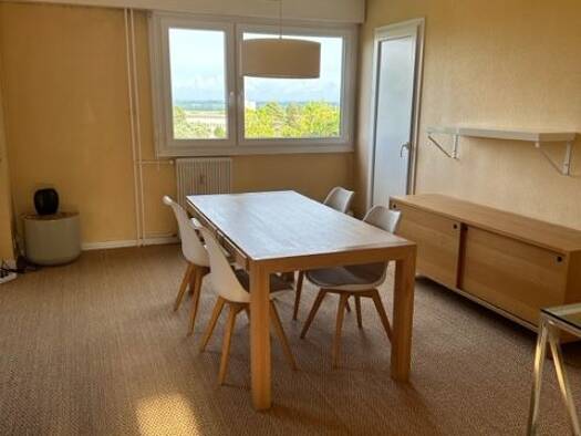 Appartement à louer 750 € 3 pièces 2 chambres 78 m² Étage 5/6 Heritan-Neuf Cles Mâcon 71000