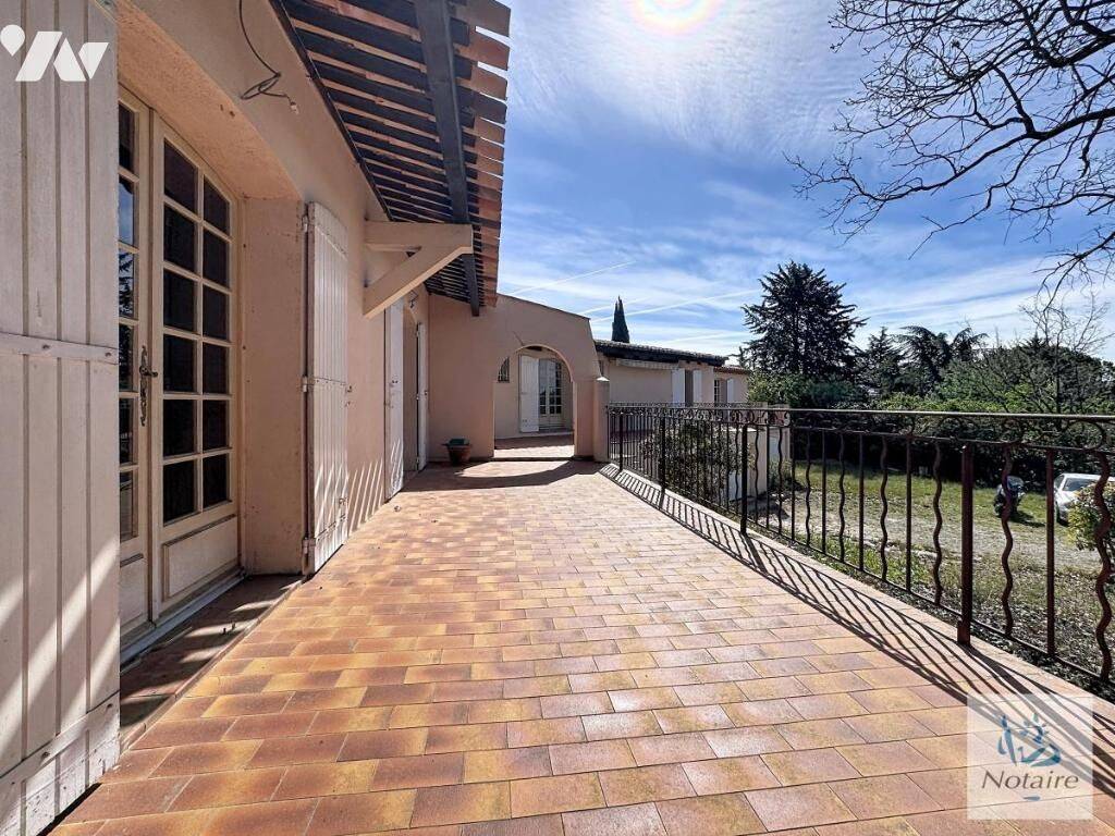 Maison 10 pièces 340 m² · à Éguilles · 340 m² · 780 000 €