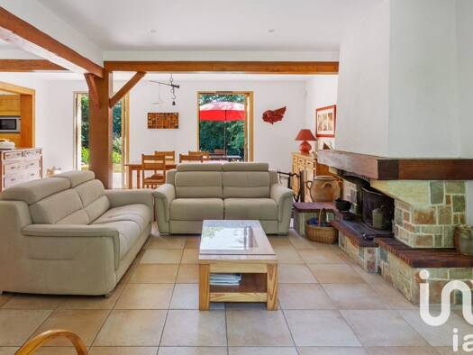 Maison de plain-pied à vendre 475 000 € 6 pièces 4 chambres 135 m² 3 320 m² de terrain Le Cellier 44850