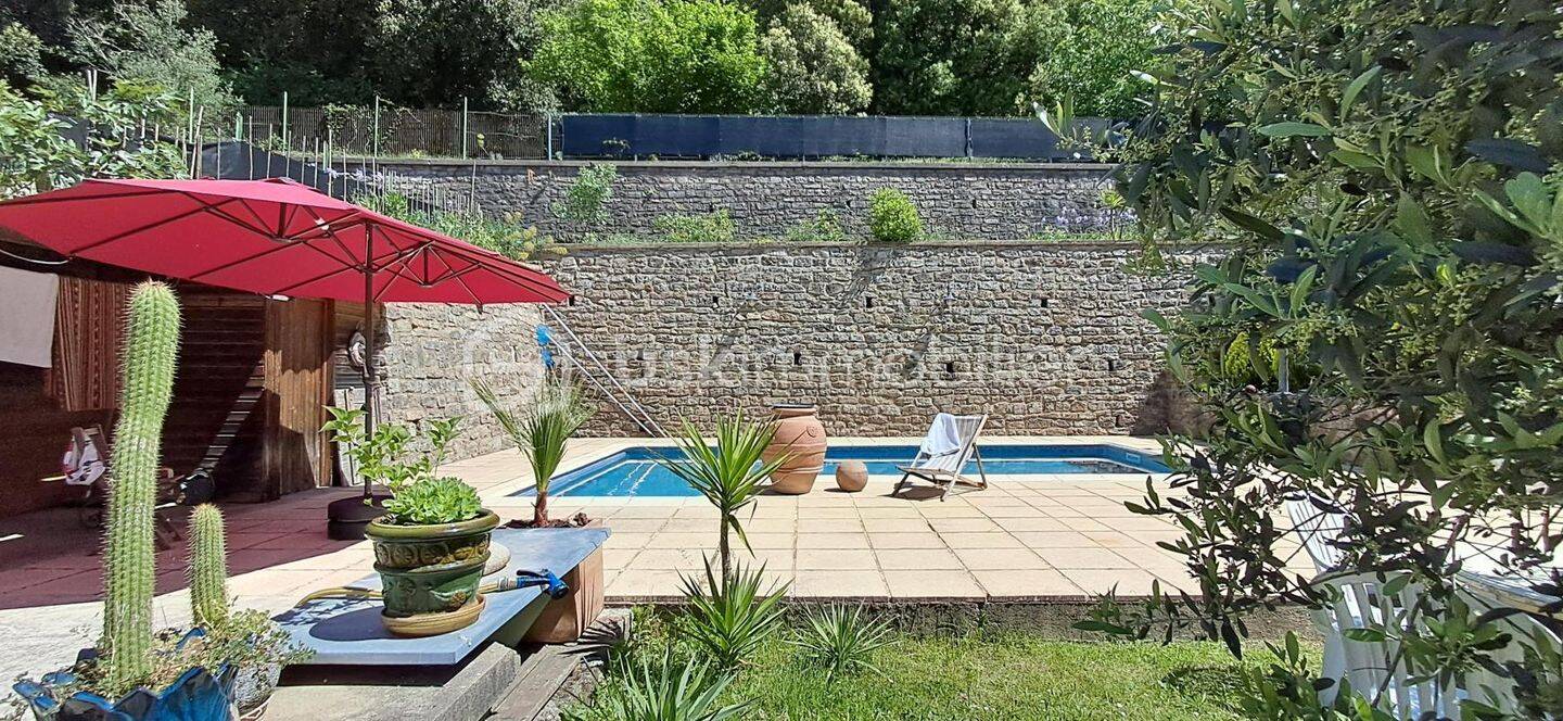 Maison 7 pièces 247 m² · à La Grand-Combe · 247 m² · 475 000 €