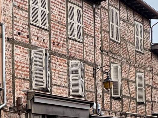 Immeuble à vendre 169 000 € 165 m² Bâgé-le-Châtel 01380