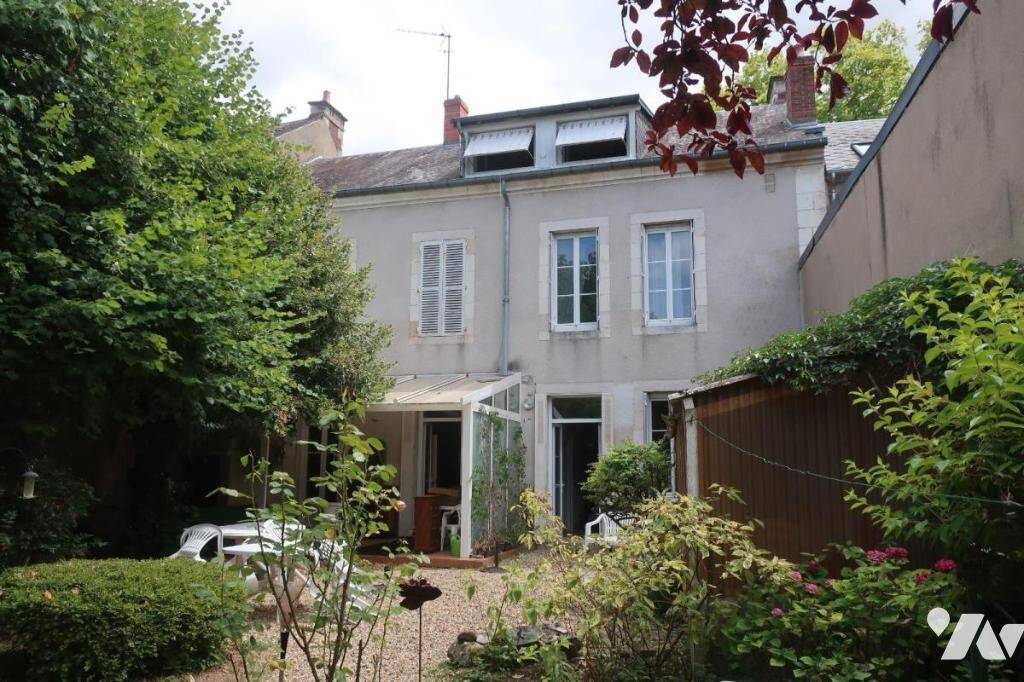 Maison 14 pièces 214 m² · à Bourges · 214 m² · 386 880 €
