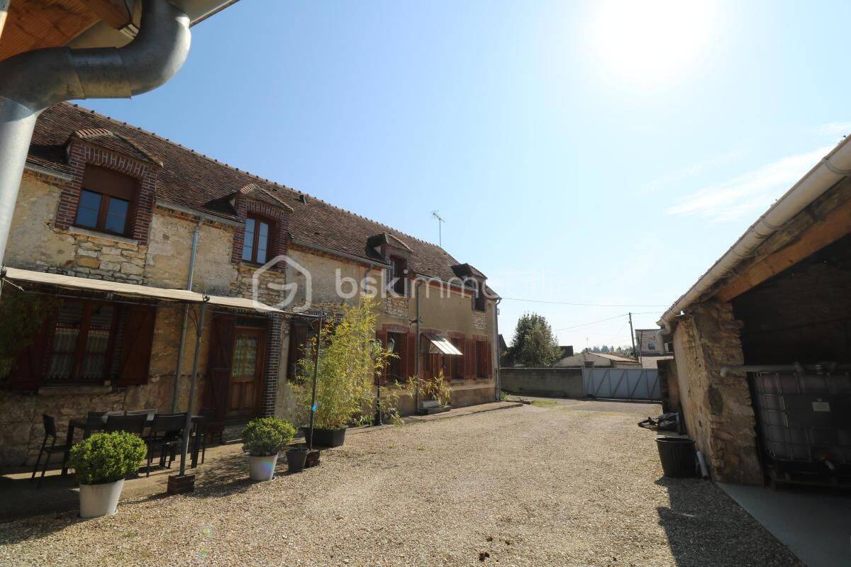 Maison 8 pièces 200 m² · à Longueville · 200 m² · 299 000 €