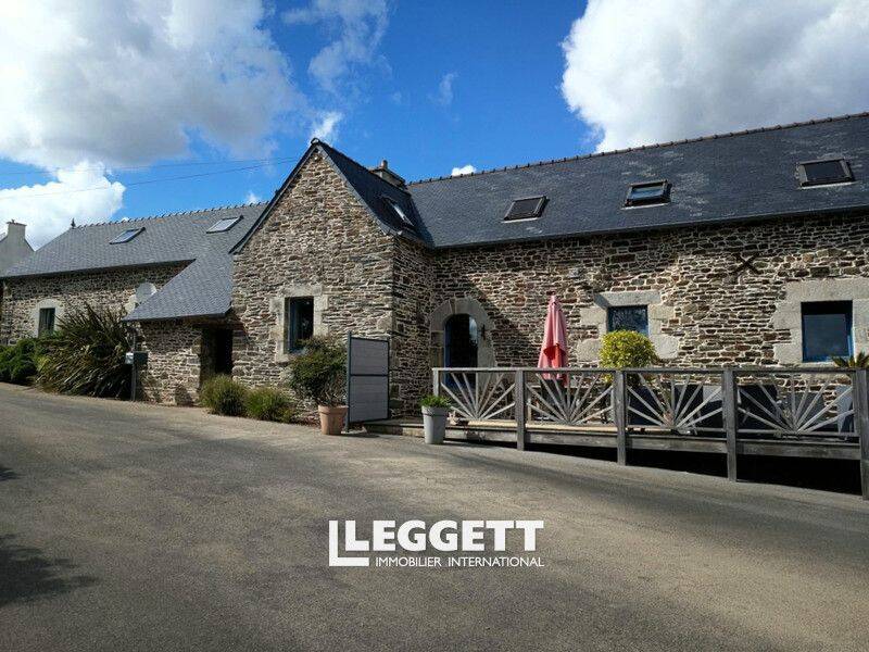 Maison 12 pièces 174 m² · à Le Cloître-Pleyben · 174 m² · 305 280 €