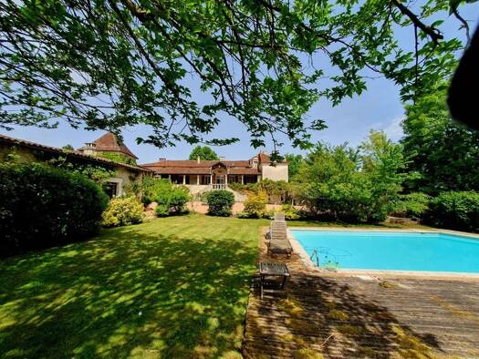 Maison à vendre 1 250 000 € 16 pièces 11 chambres 500 m² 62 179 m² de terrain Brantôme en Périgord 24310