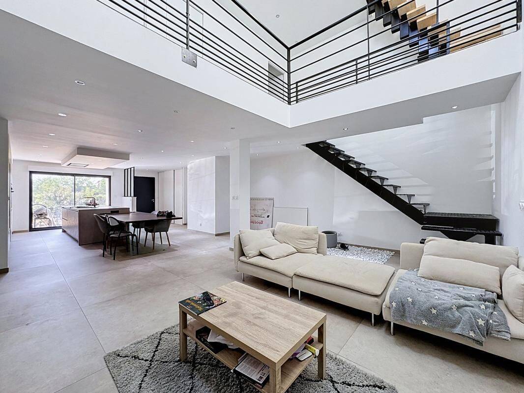 Maison 5 pièces 188 m² · à Feyzin · 188 m² · 1 900 €