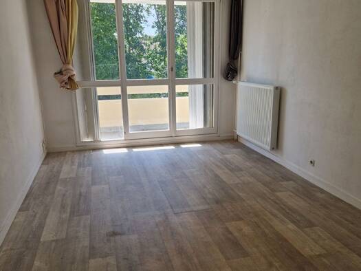 Appartement à vendre 107 000 € 3 pièces 2 chambres 66,8 m² RDC/4 Compiègne 60200