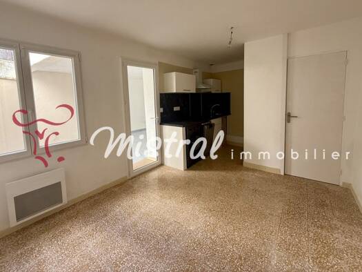 Villa à louer 1 080 € 4 pièces 3 chambres 90 m² Marsillargues 34590