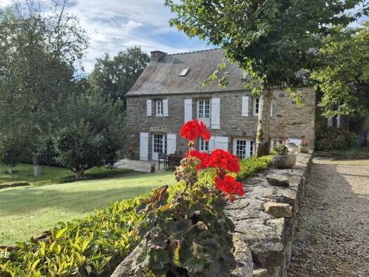 Maison à vendre 485 925 € 6 pièces 4 chambres 174 m² 8 090 m² de terrain Ploudiry 29800