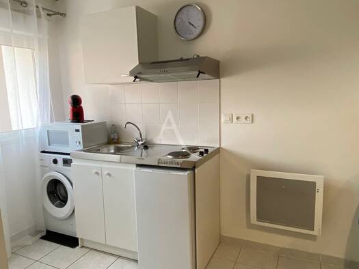 Appartement à louer 370 € 1 pièce 31 m² RDC/2 Rive Droite Bédarieux 34600