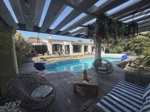 Maison 6 pièces 171 m² · à Taillades · 171 m² · 773 000 €