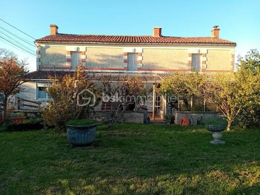 Maison à vendre 155 000 € 7 pièces 5 chambres 160 m² Vinax 17510