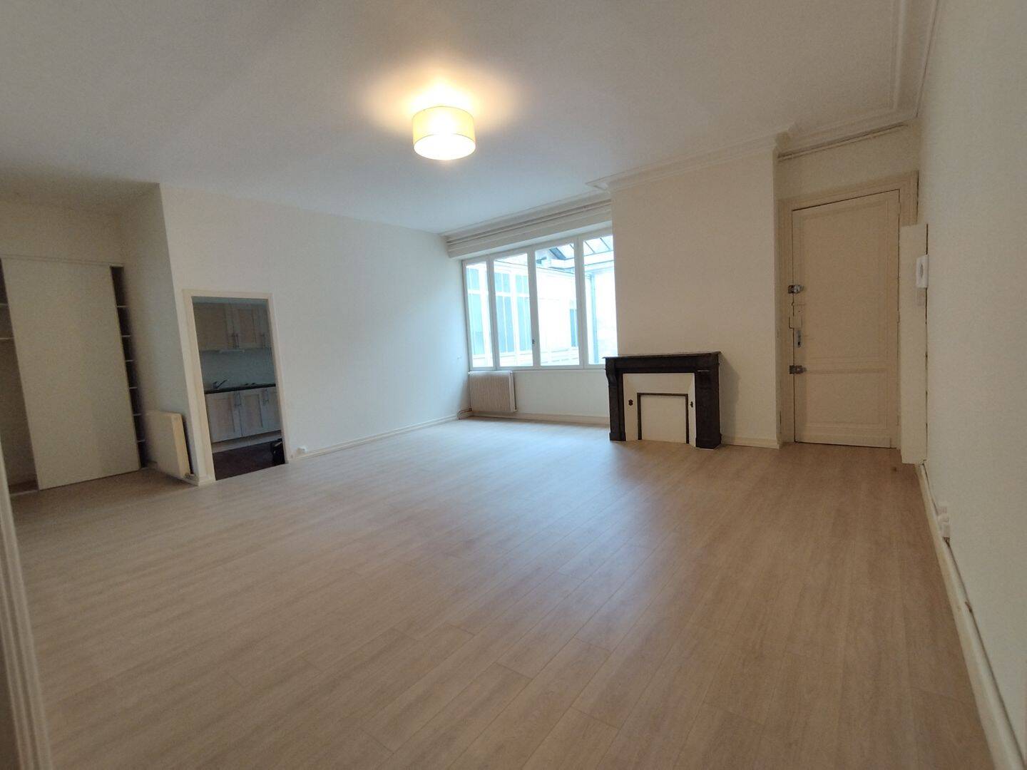 Appartement 3 pièces 96 m² · à Bordeaux · 95,9 m² · 1 373 €