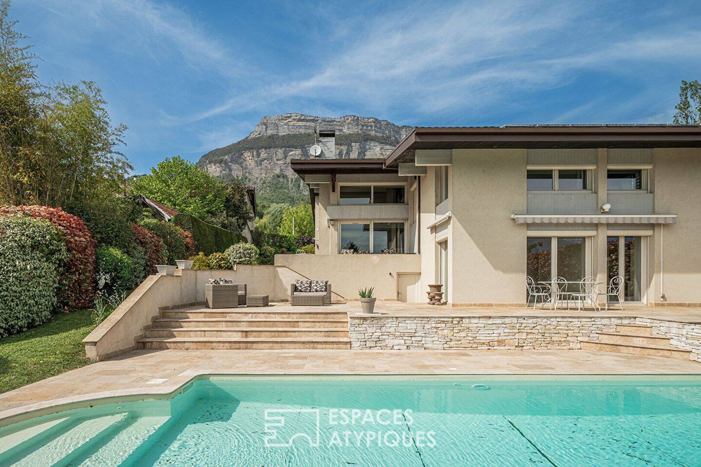 Maison 10 pièces 288 m² · à Meylan · 287,6 m² · 1 400 000 €