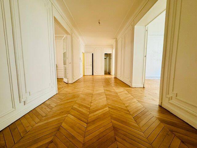 Appartement 7 pièces 197 m² · à Paris 16ème Arrondissement · 197 m² · 2 100 000 €