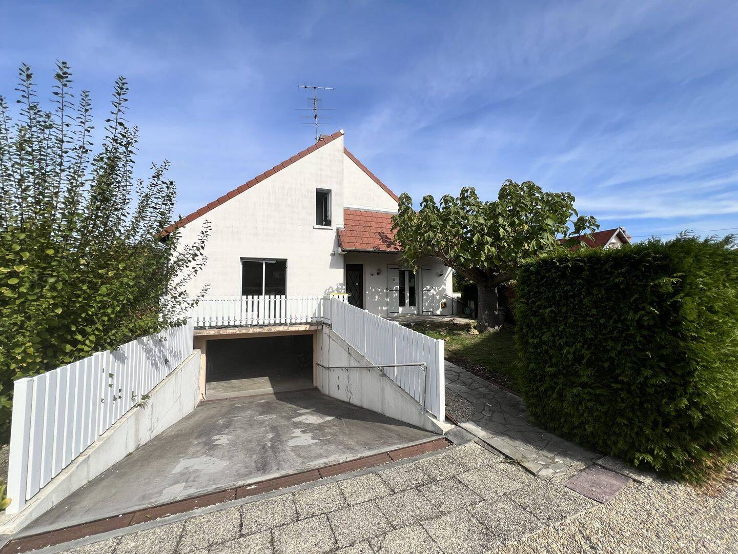 Maison 8 pièces 240 m² · à Orléans · 240 m² · 459 000 €