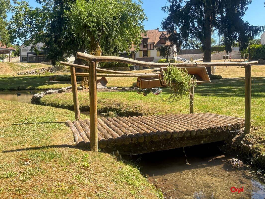 Maison 6 pièces 181 m² · à Tavers · 181 m² · 412 000 €