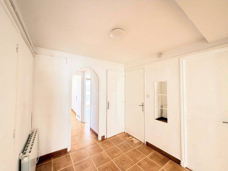 Appartement 3 pièces 66 m² · à Marseille 6ème Arrondissement · 66 m² · 1 000 €/mois