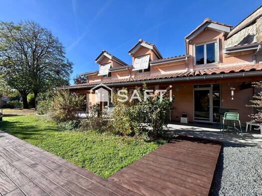 Maison à vendre 469 000 € 6 pièces 3 chambres 200 m² 1 239 m² de terrain Saint-Magne-de-Castillon 33350