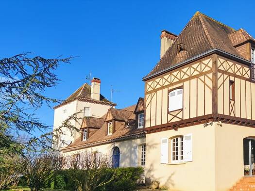 Maison en viager libre Bouquet 169 500 € 11 pièces 1 chambre 285 m² Sud Montpon-Ménestérol 24700