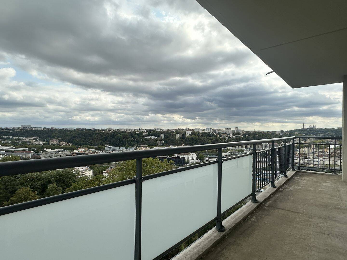 Appartement 3 pièces 77 m² · à Lyon 9ème Arrondissement · 77 m² · 1 390 €/mois