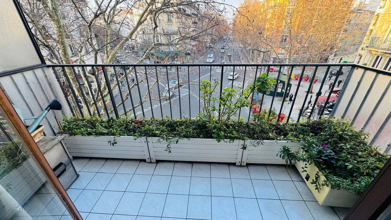 Appartement 2 pièces 45 m² · à Paris 18ème Arrondissement · 45 m² · 371 000 €