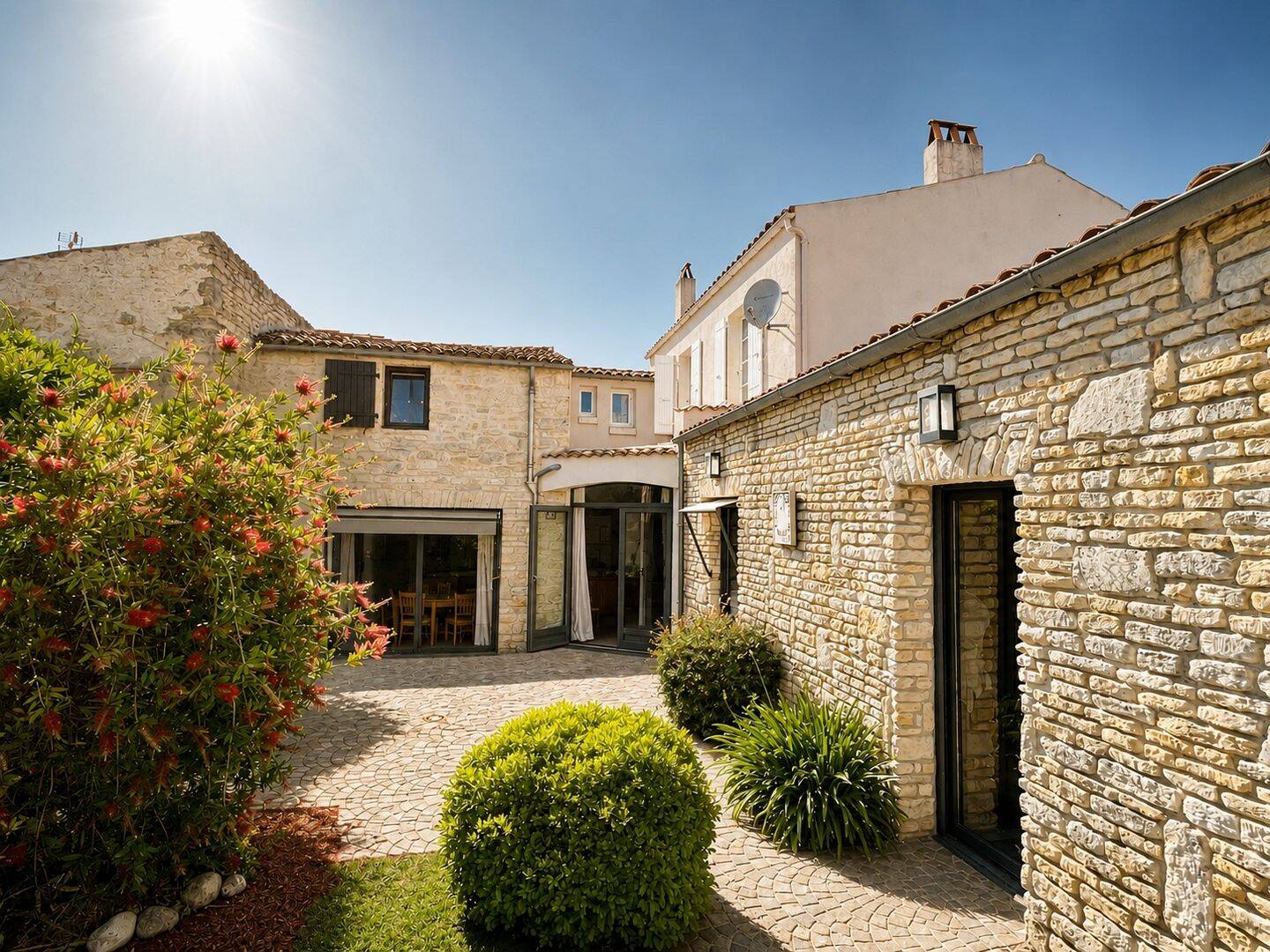 Maison 11 pièces 240 m² · à Le Château-d'Oléron · 240 m² · 693 450 €