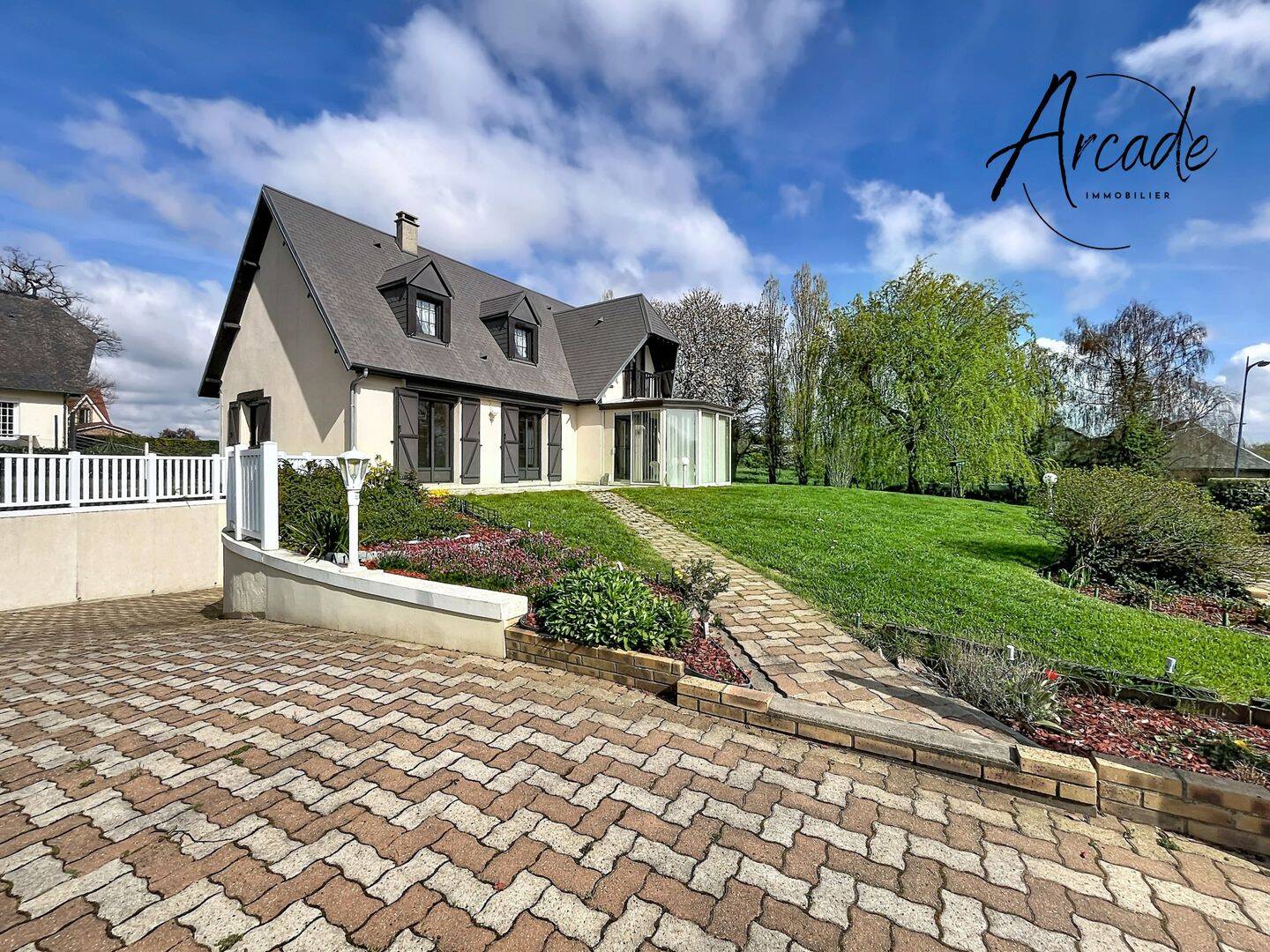 Maison 6 pièces 136 m² · à Fontaine-la-Mallet · 136 m² · 375 000 €
