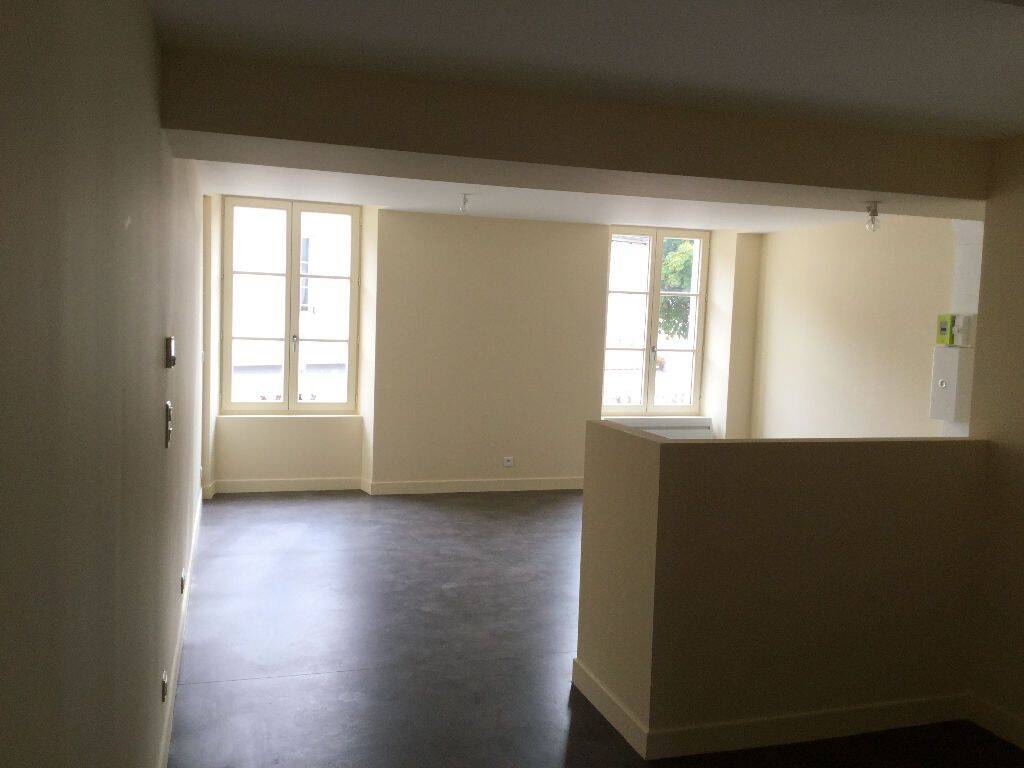 Appartement 1 pièce 44 m² · à Saint-Fargeau · 44,1 m² · 335 €/mois