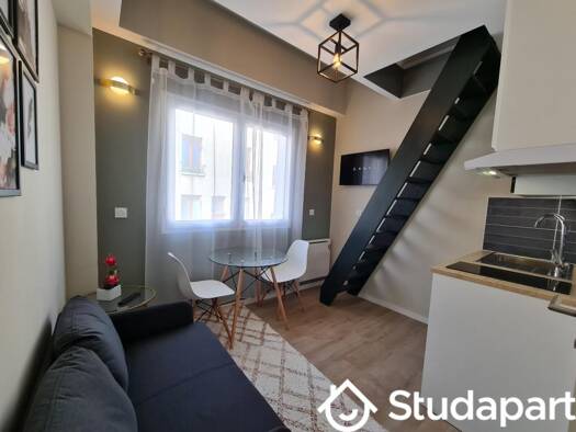 Appartement à louer 1 190 € 2 pièces 19 m² 1er étage Chaperon Vert Gentilly 94250