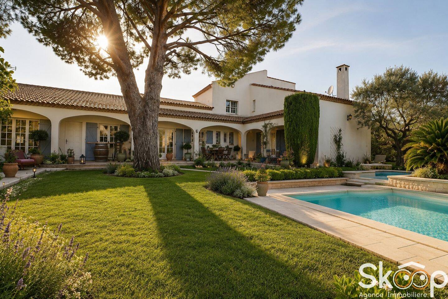 Maison 10 pièces 240 m² · à Juvignac · 240 m² · 850 000 €